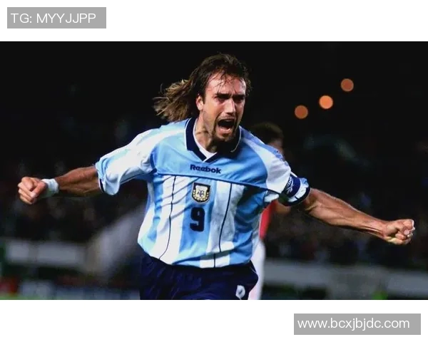 阿根廷足球传奇人物盘点及其历史地位分析